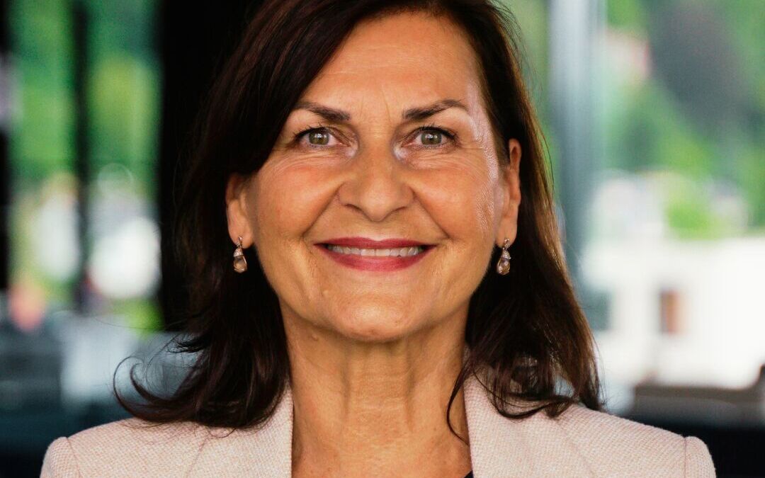 Ava Hauser (DE)